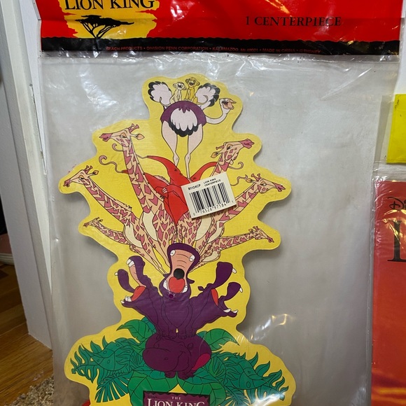 Large lot of vintage Lion King party decorations and miscellaneous items - Picture 7 of 9